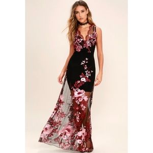 LULU’S Work the Bloom Wine Red Pink Black Embroidered Long Maxi Dress M Medium